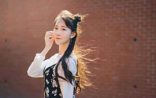 曼晚评曼联与巴莱巴传闻:近1亿镑转会费太高,但并非不可能