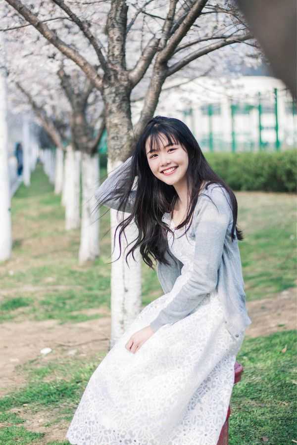 看美网~特朗普给库兹马竖大拇指 后者：🤣🤣🤣🤣🤣🤣