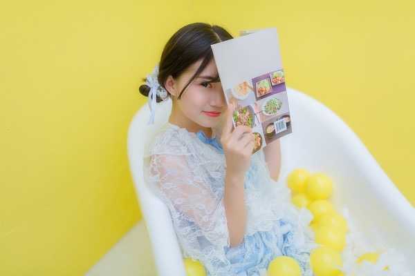 别害羞☝️德罗巴招呼罗德里:再展示一次!这是你的!享受这一刻